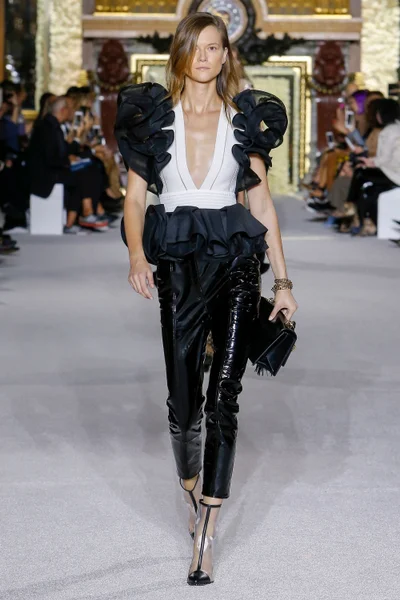 Look 4